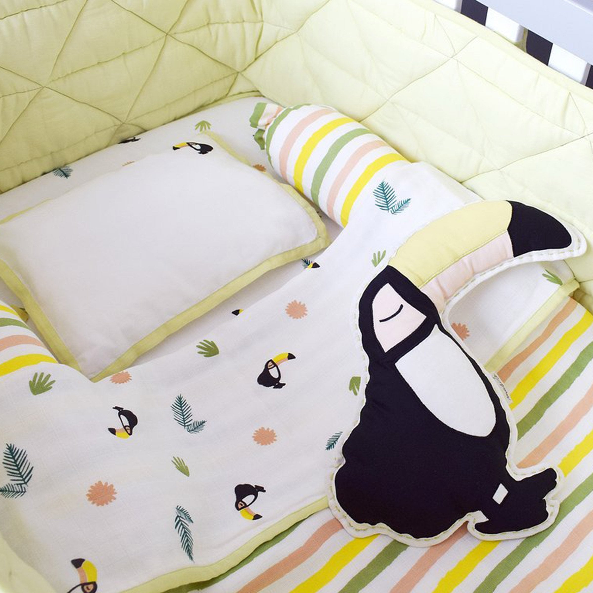 Cot Bedding Set – Tropical Toucan